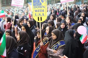 راهپیمایی با شکوه ۱۳ آبان در شهر خامنه برگزار شد