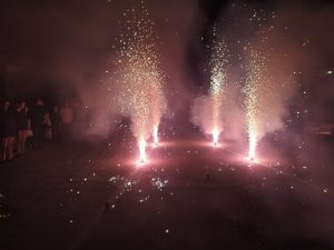 برگزاری جشن نورافشانی و تکبیرگویی در شهر خامنه در شب ۲۲ بهمن